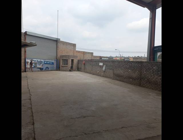 1,600M² WAREHOUSE TO LET IN WESTGATE